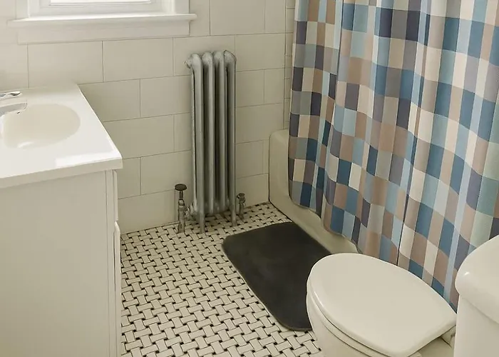 1br 1ba Windy Hideout - Lockwood Rep * Chicago